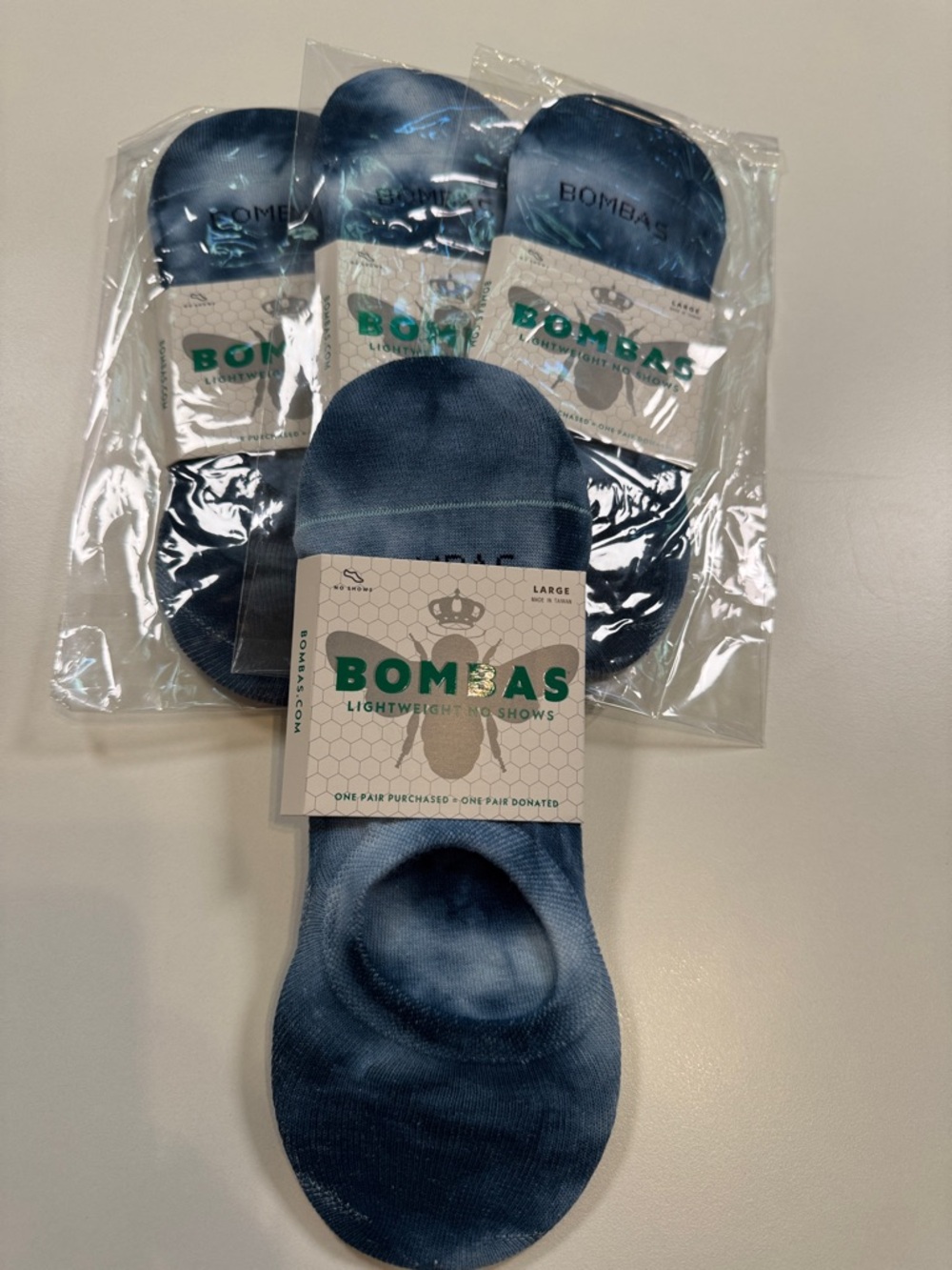 Bombas NWT Tie Dye No Show Socks 4PR SZ: Large fit women 7-9 Color: Blue